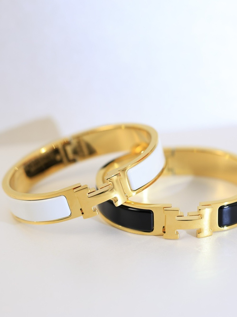 New Clic H Bracelet gold plated stainless steel in various enamel colors - Picture 12 of 12